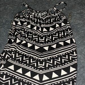 black and whit tank top